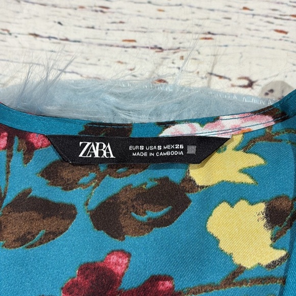 Zara Satin Royal Blue Floral Bell Sleeve Blouse - Picture 2 of 9